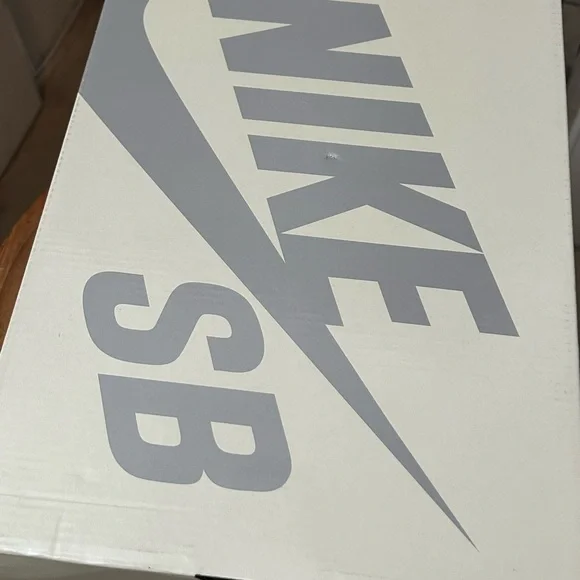 Nike SB Dunk Powerpuff Girls “Buttercup” Size 11.5M BRAND NEW! - Picture 5 of 10